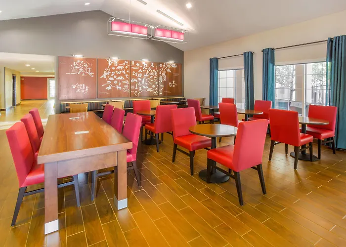 Hotel Towneplace Airport 3*