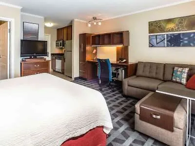Towneplace Airport Hotel 3*